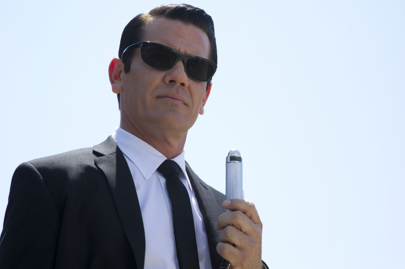 Illustration for article titled Men in Black 3 will erase all meaning in your life